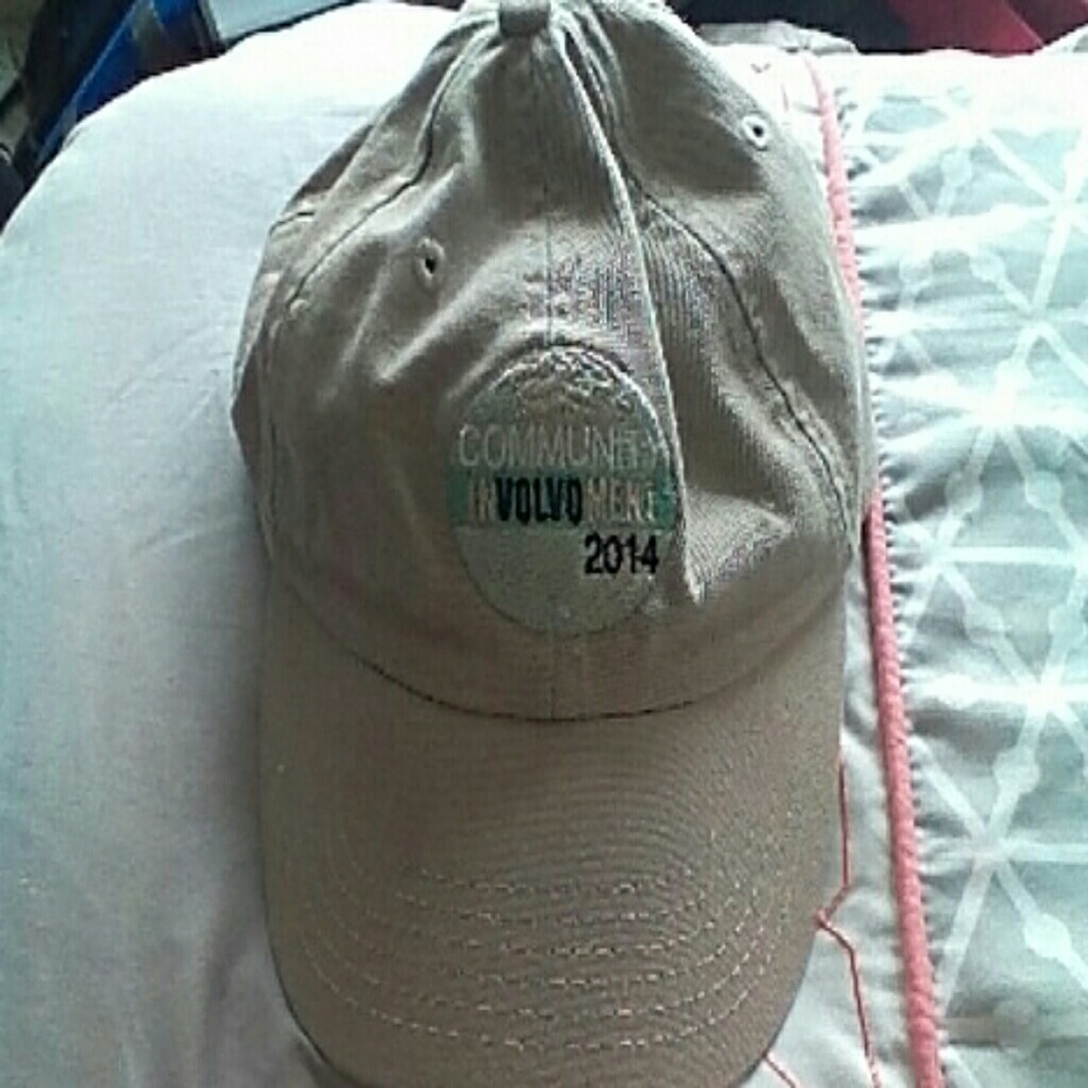 Volvo Community Services $15SZ 1 size+gift
